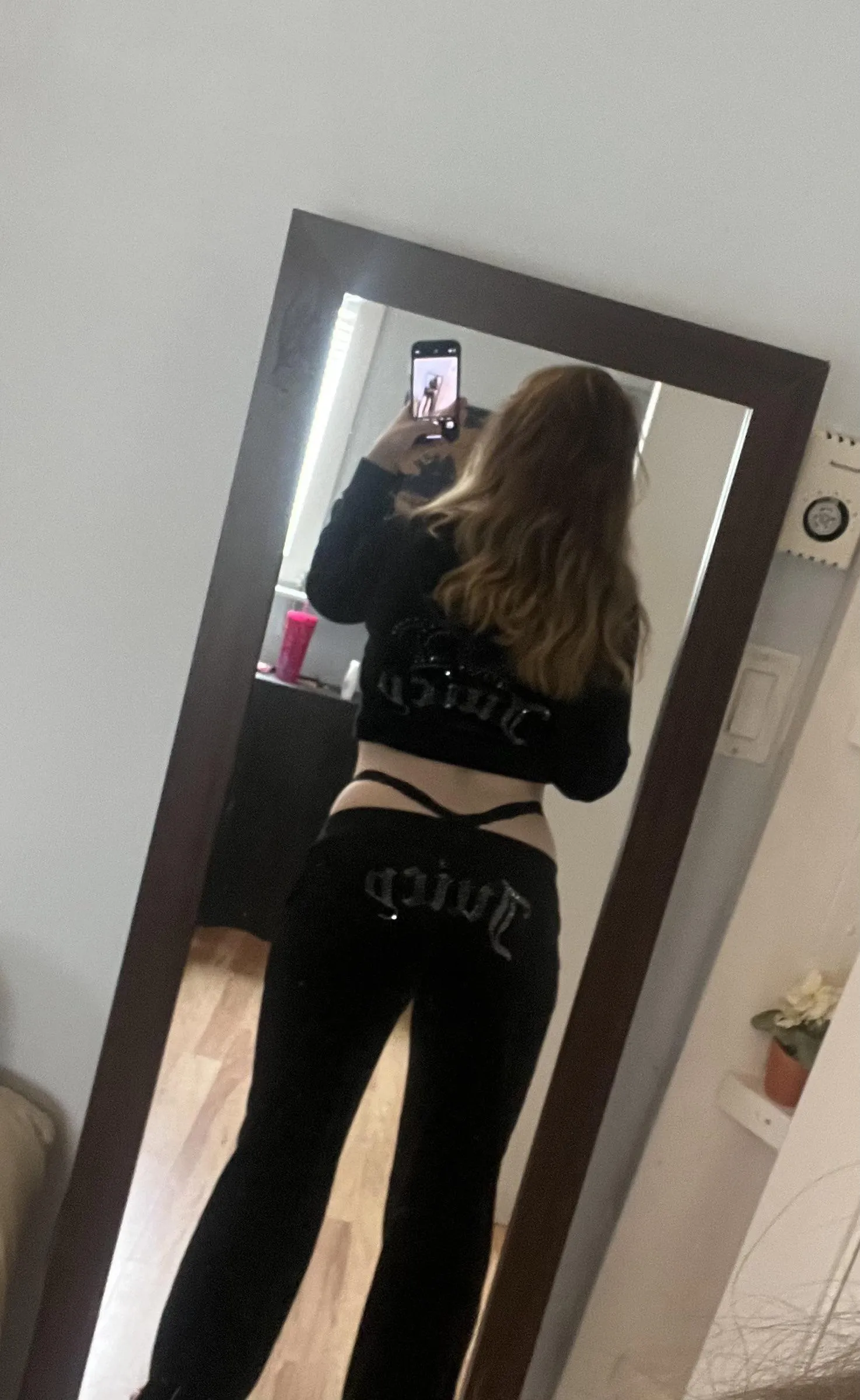 Nothing like a low rise track suit and a Lacey black Gstring posted by Reya_sunshine_