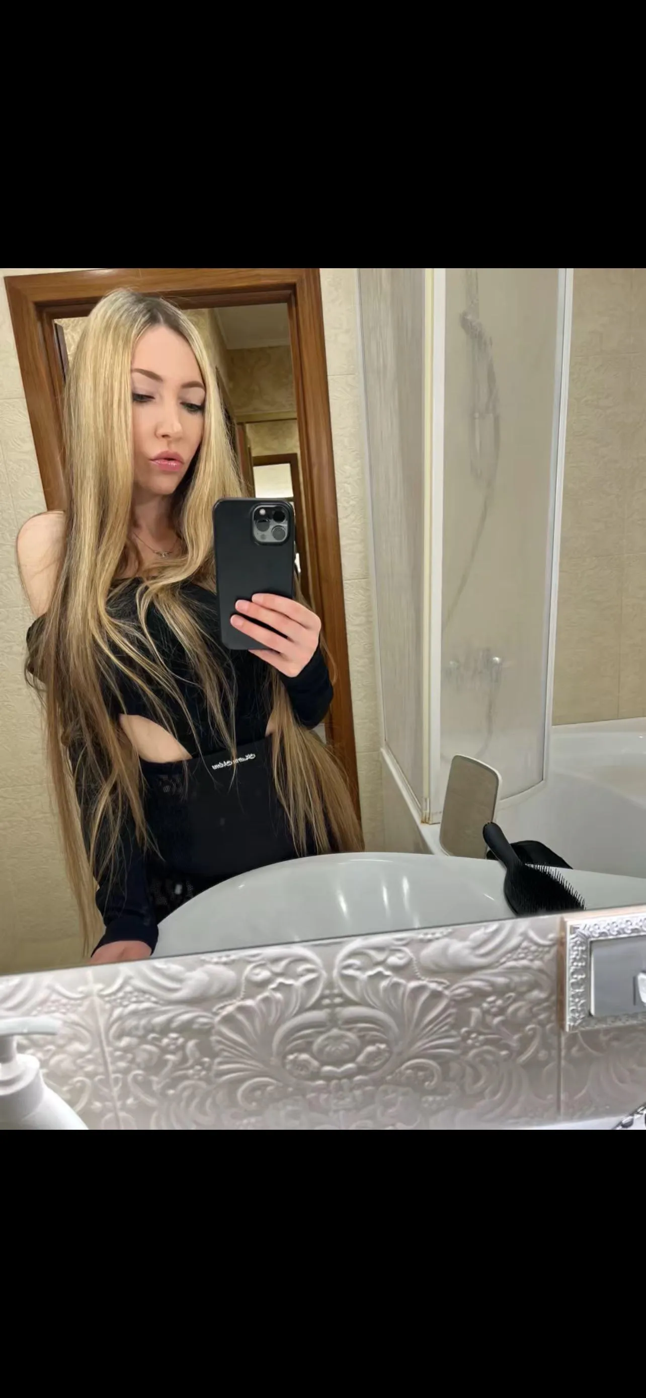 My new picture with a long hair posted by ExBase_io