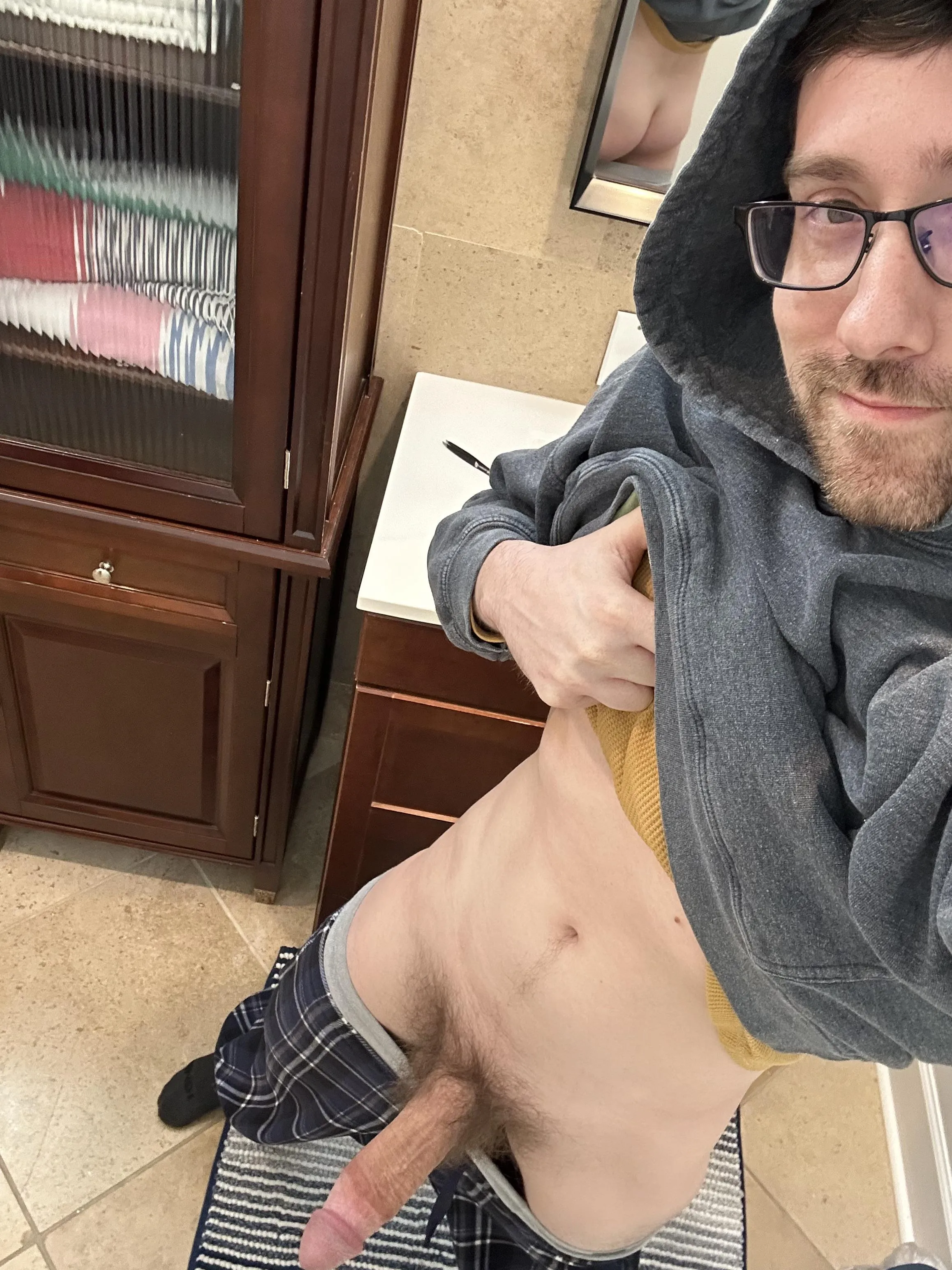 Takin a quick bathroom break ;) posted by redfacts32