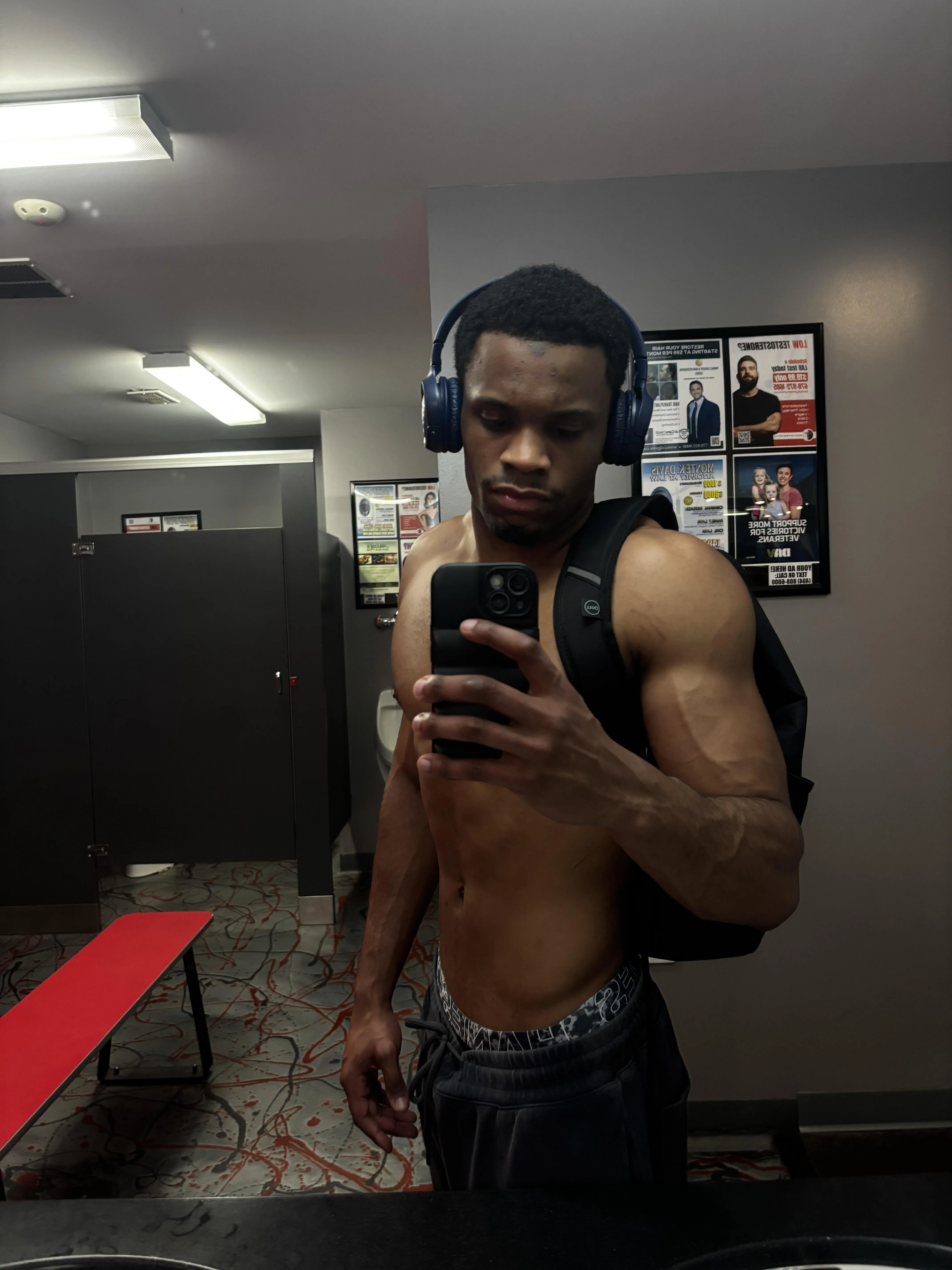 21 male [m4F] posted by BigdickT233