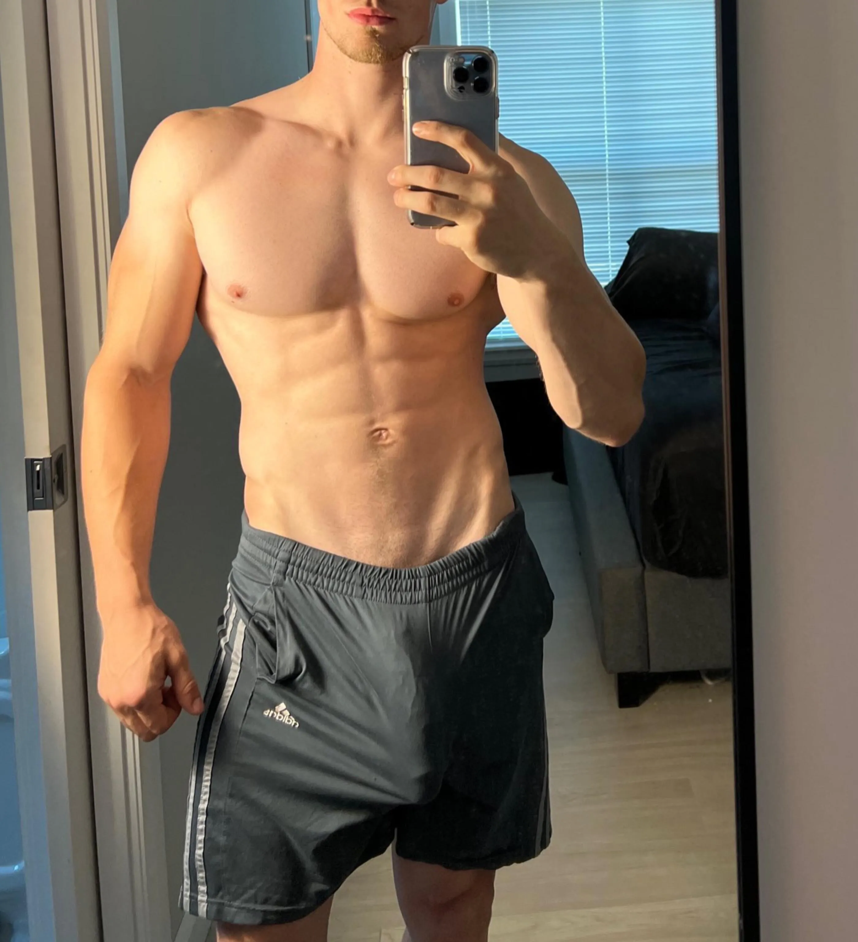 A veiny package posted by New_Appearance5248