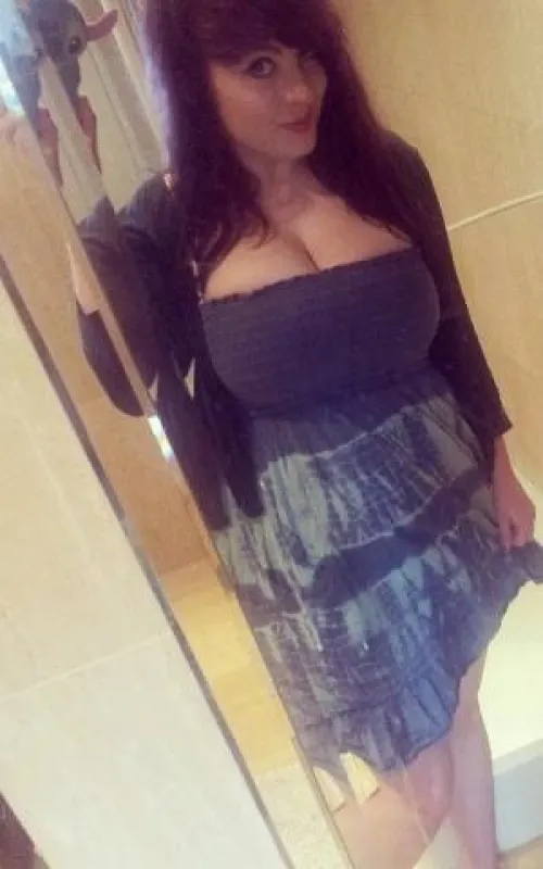 Lot of friend said i have a breeding body.. by ManonCow