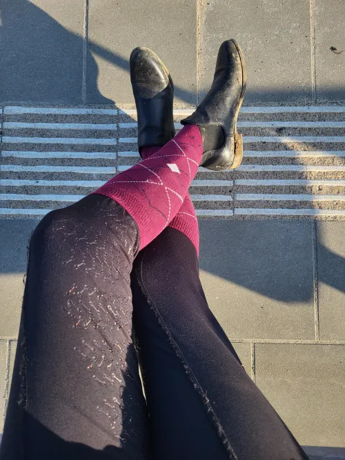 someone has to polish my boots by Serve_rin