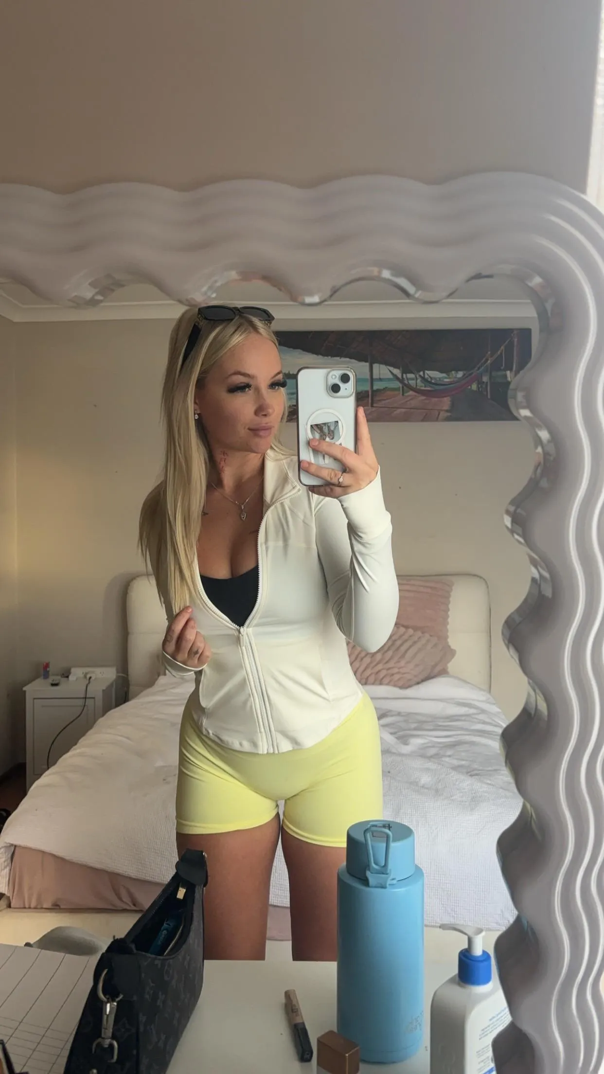 are u into blondes? posted by skarlettfrost101