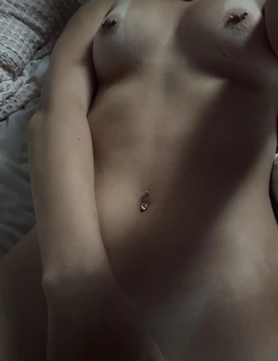 Showing this to you to start your week hard. posted by GlamGurlxoxo