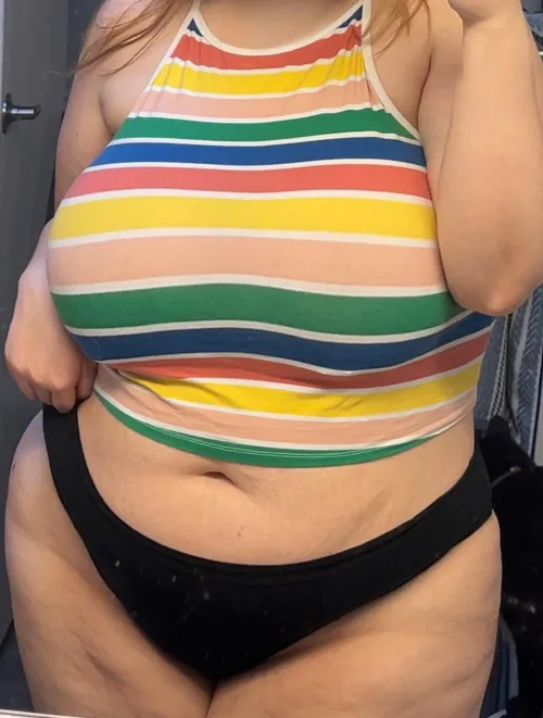 a quick mirror pic by vam-pira