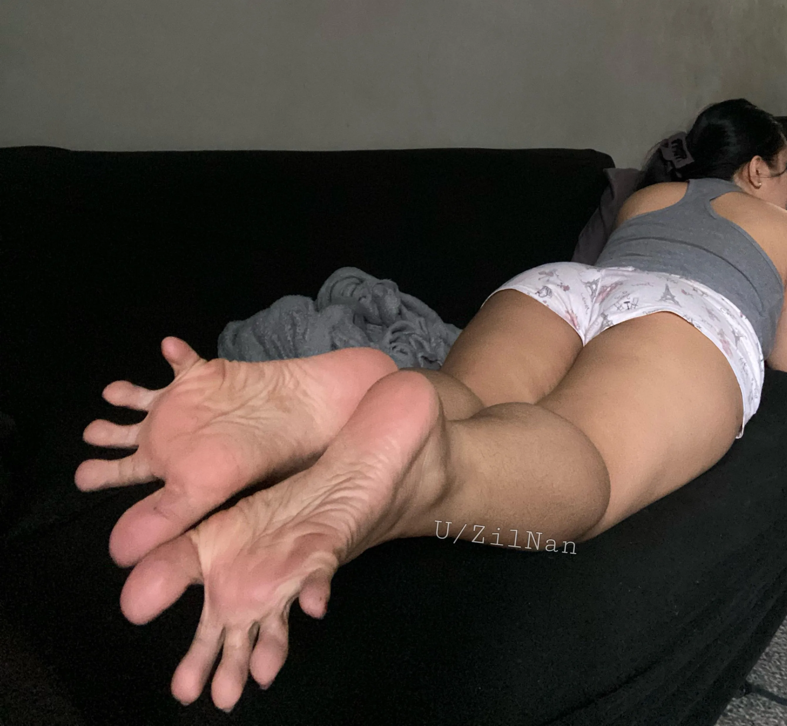 Filipina soles that you could worship for hours. posted by ZilNan