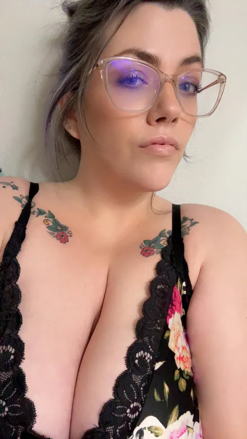 Have a wonderful week💋💋💋 by Technical_Ad4270