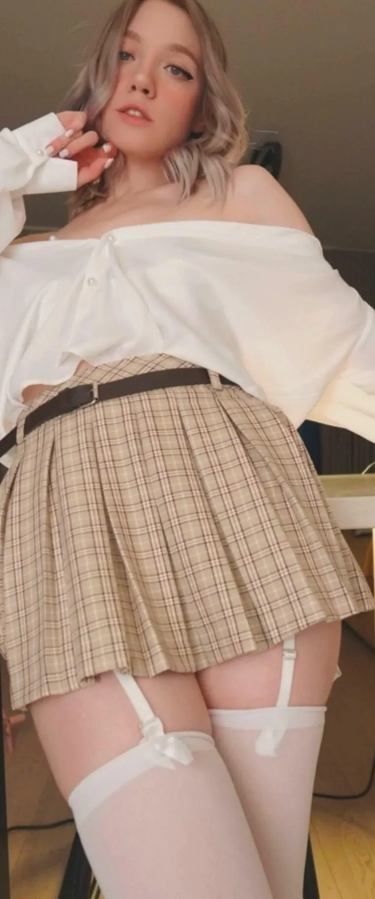 Blondes are so unpredictable when they are horny posted by ShyVelvetRose