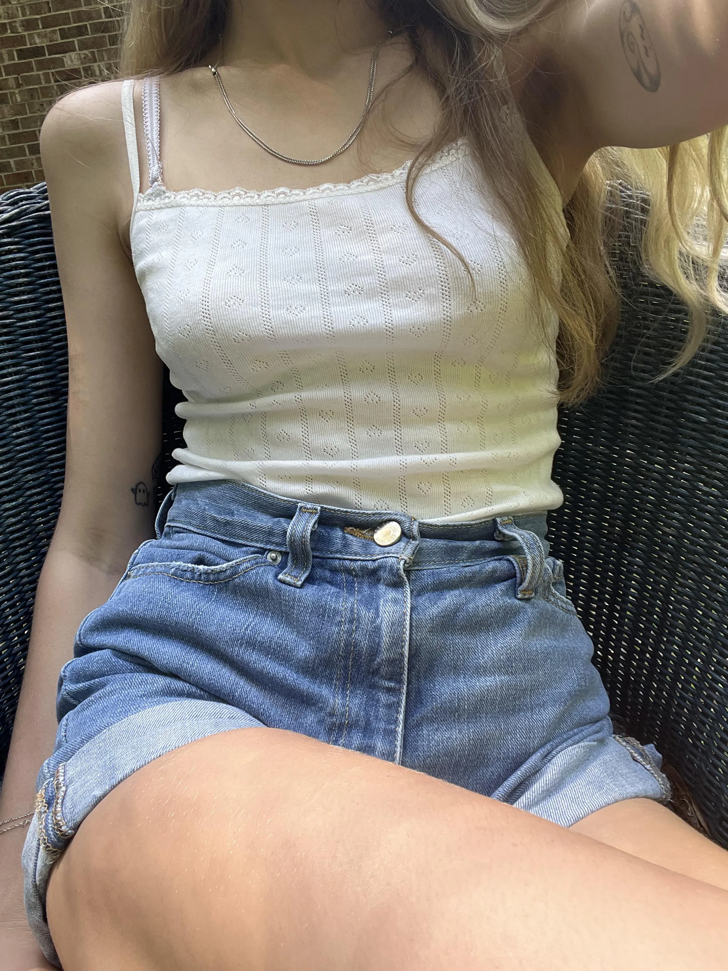 finallyyy it’s warm enough to wear tank tops outside posted by bluebambi00