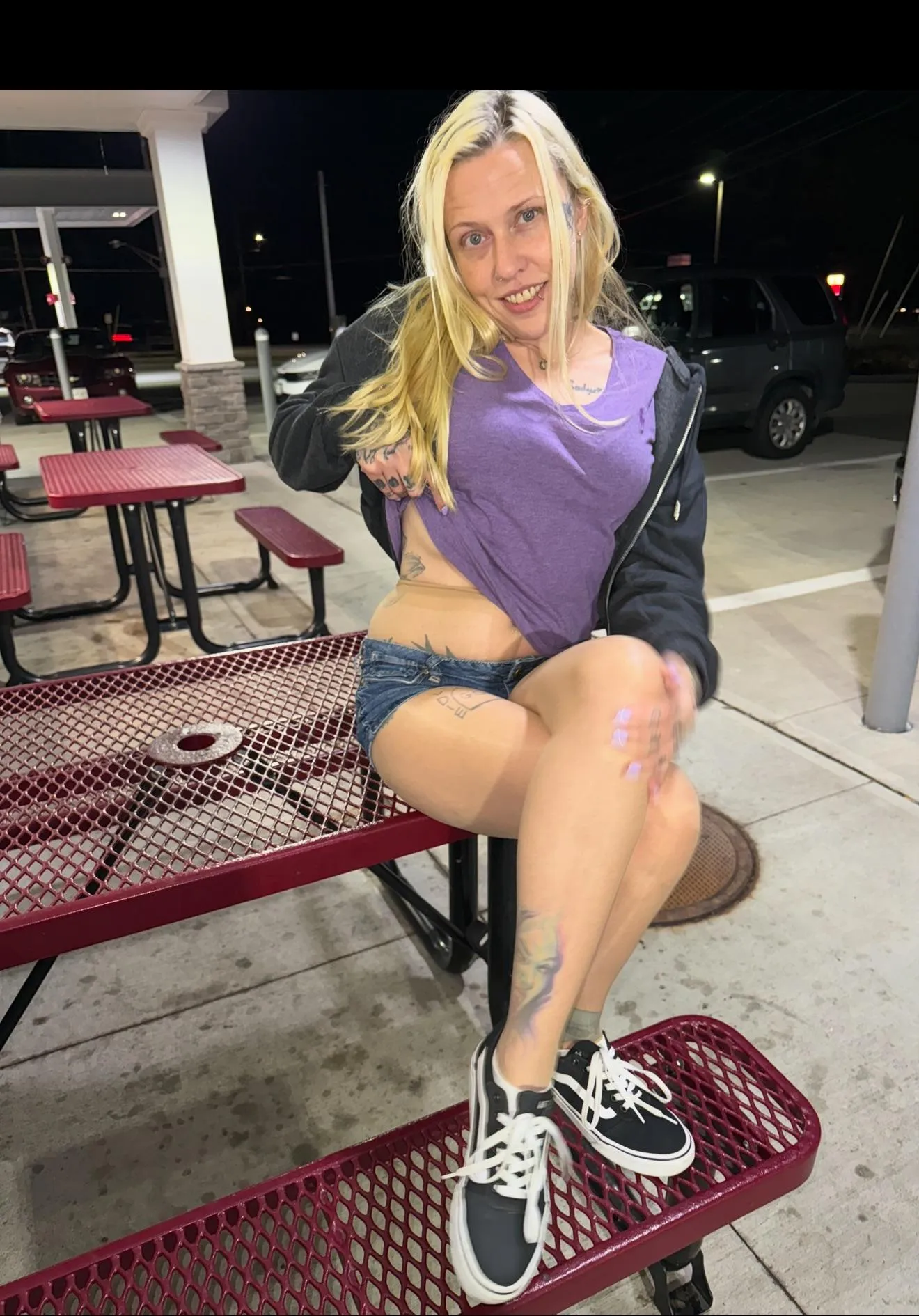 Flashing my pantyhose waistband posted by britneyblade