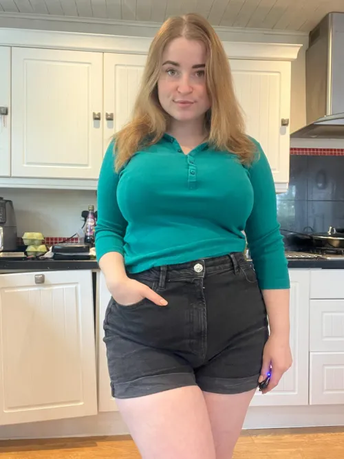 is it the color? or it's just normally like this? by ymervegax