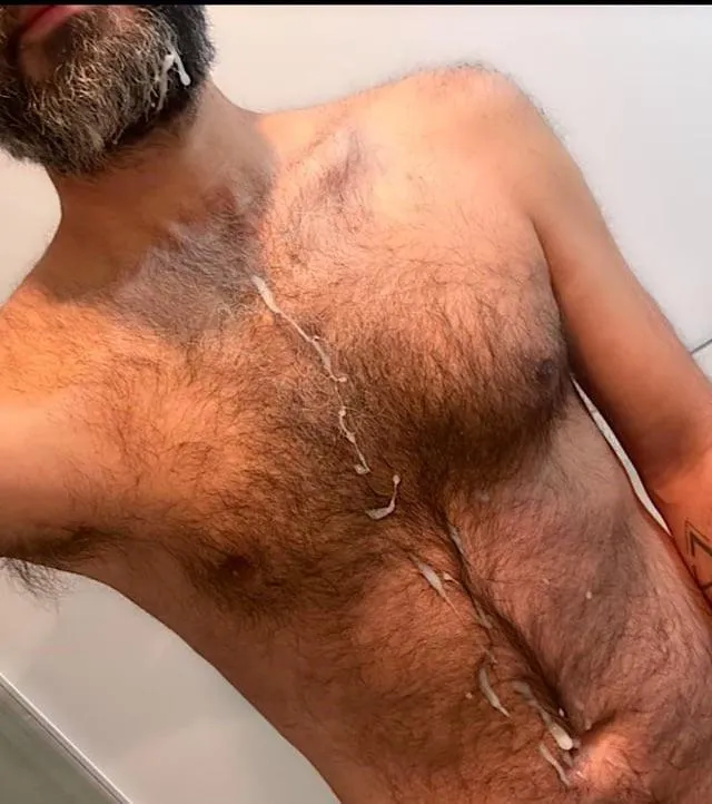 Love the feeling of cum across my beard and chest posted by cohfray