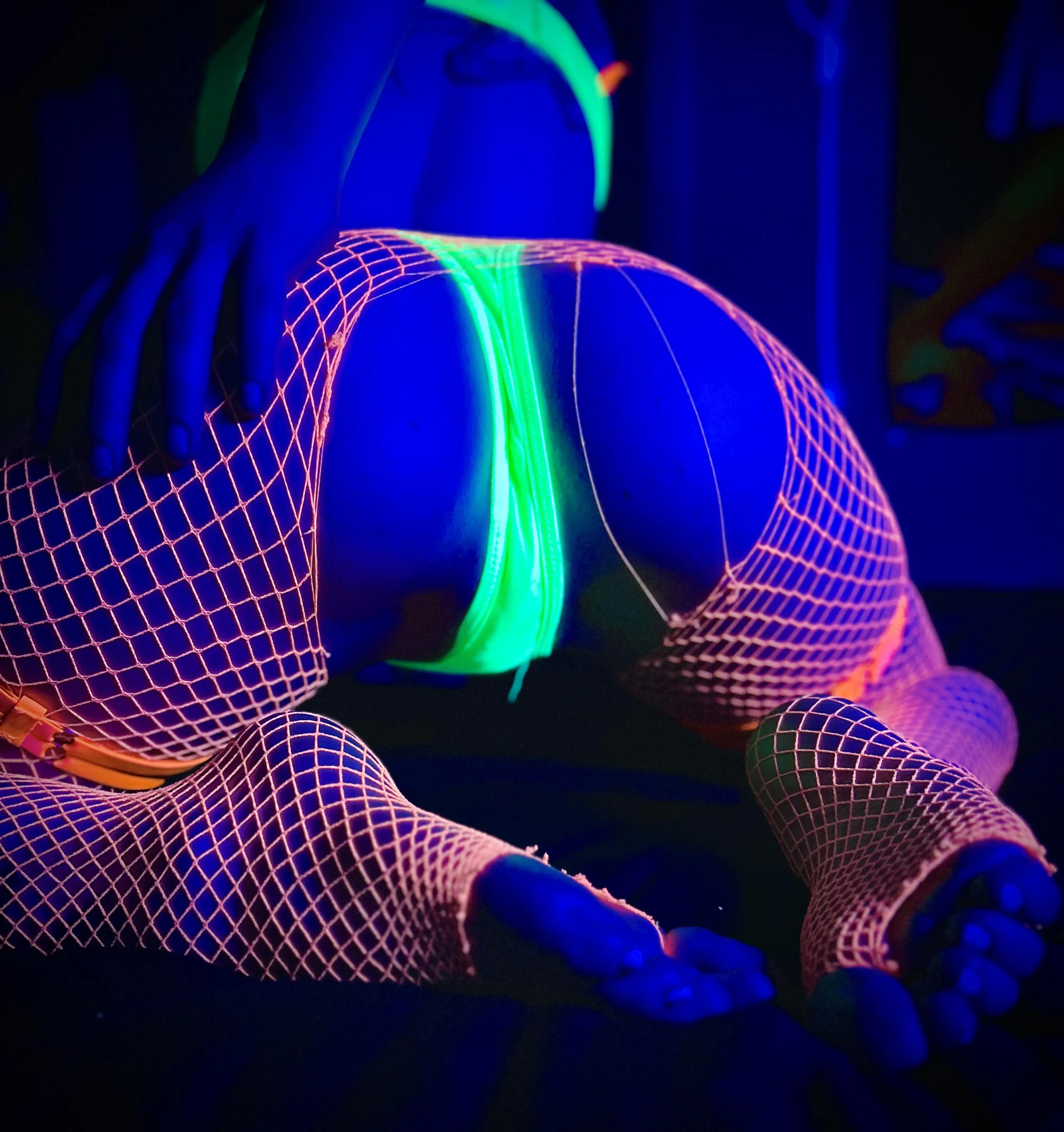 Night Show posted by AmberWulf_XoXo