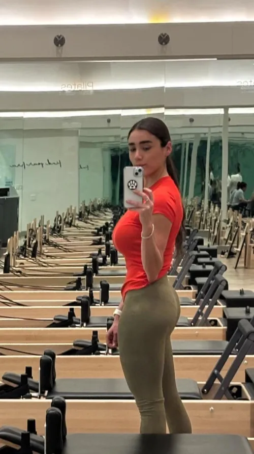 Pilates time 🤸🏻‍♀️ by PremiumGear