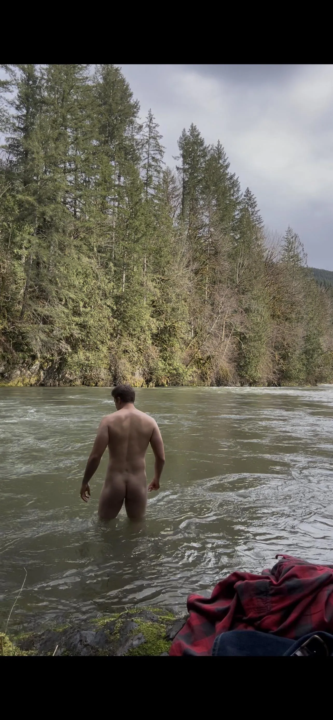 Was feeling artsy during my cold plunge 😌 posted by jay_washington29