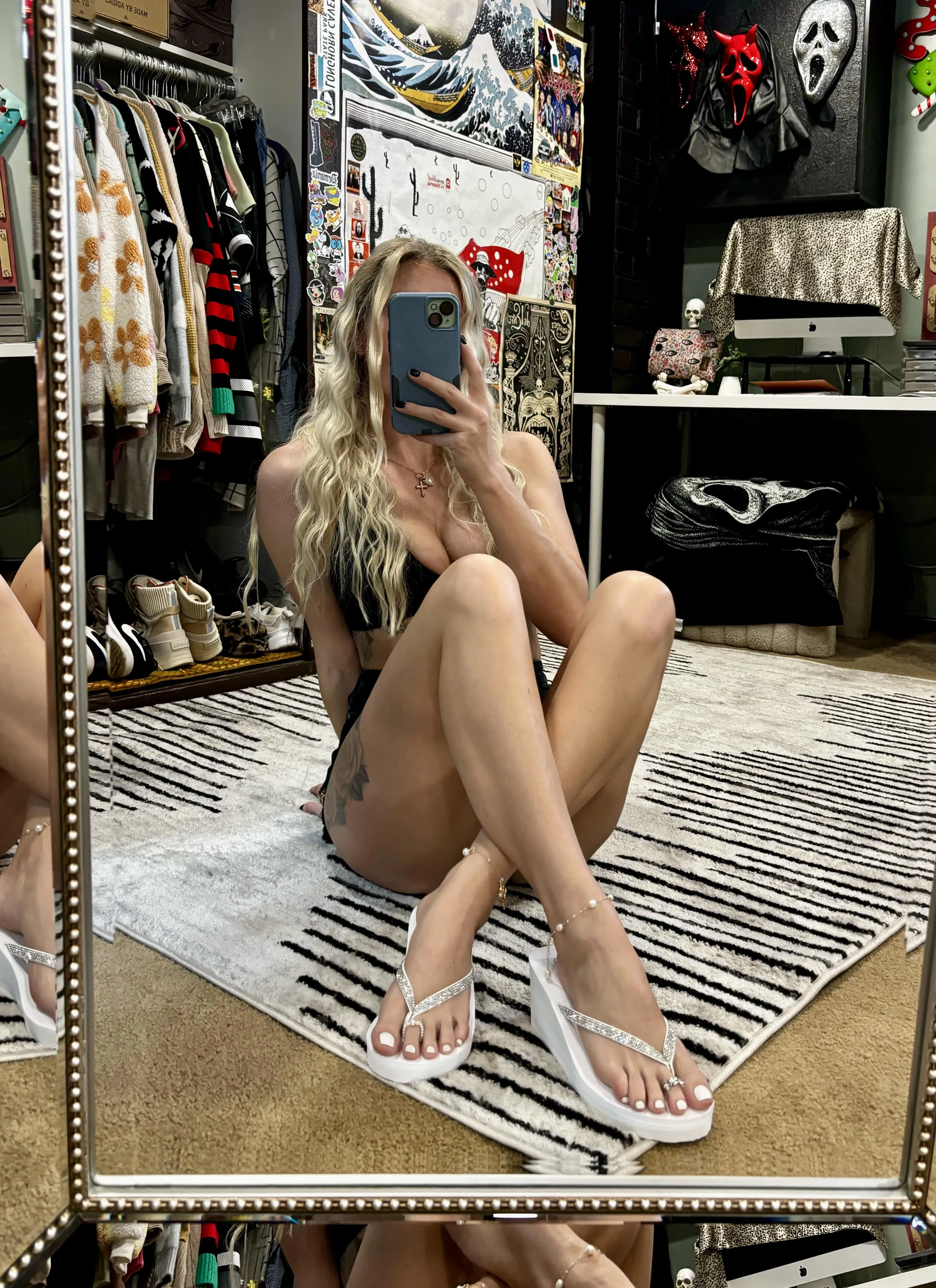 White on white always and forever 🤍 posted by H0rrorBabyXxX