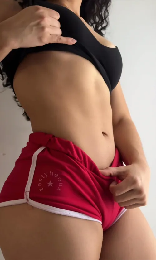 Love how they hug the gains from the side by zestyheaux