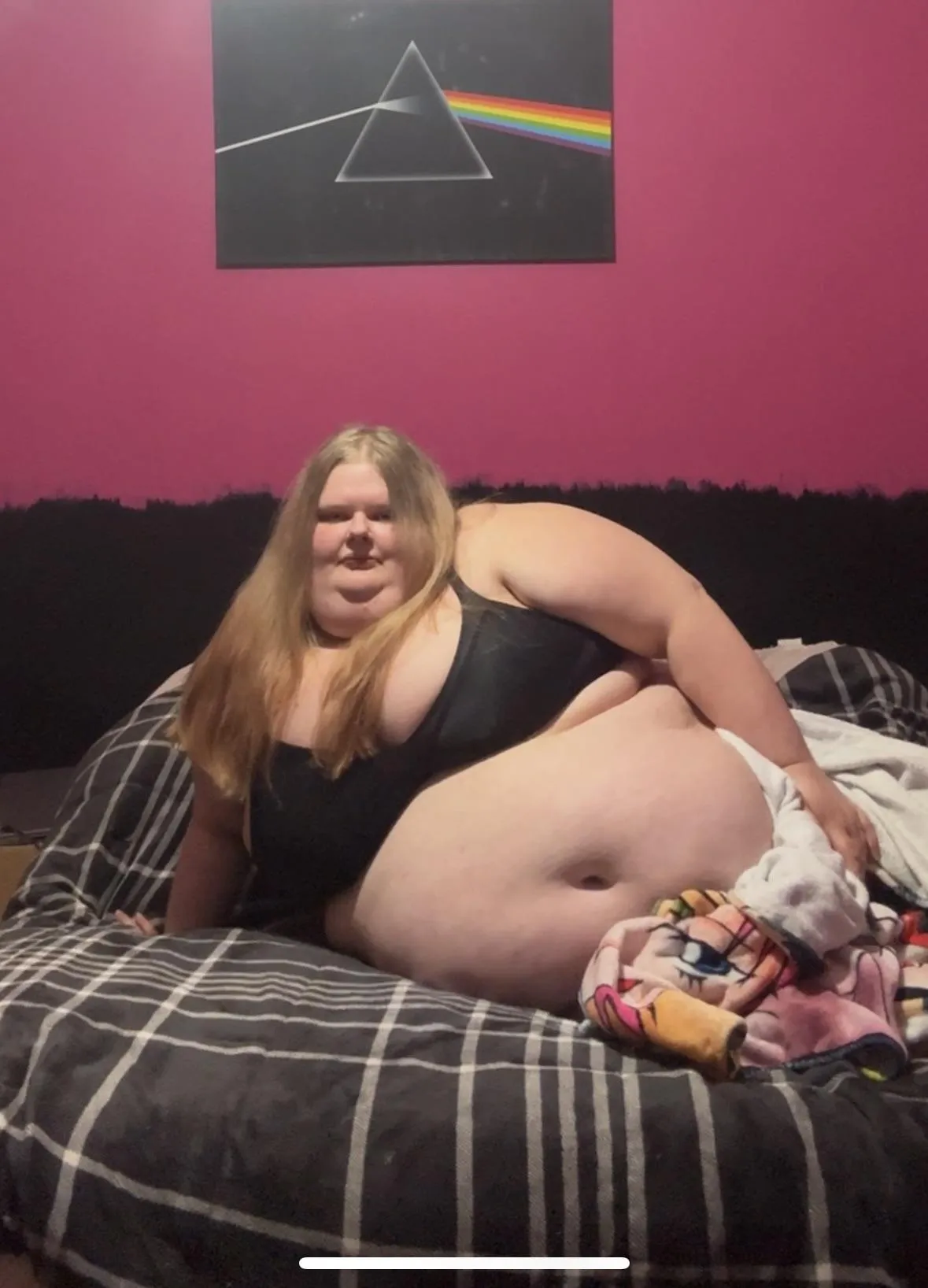 Showing off my tummy posted by Angelduster5211