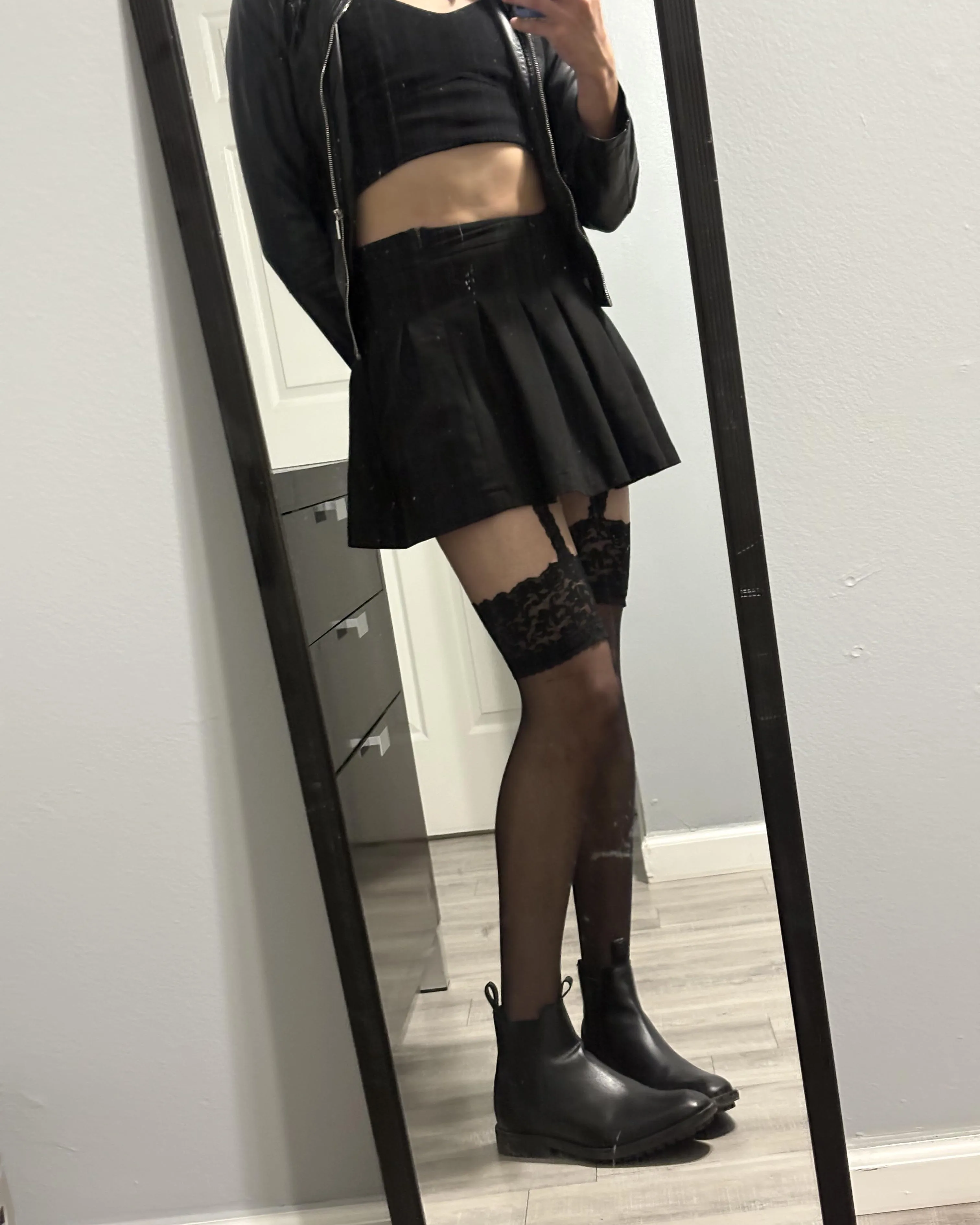 20 (Fb4A) I’m feeling smutty for cam tonight posted by Critical-Craft955