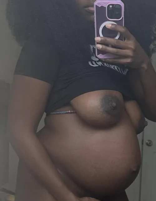 Big tiddies for a big belly 😋 by chocolate_dollsunkis