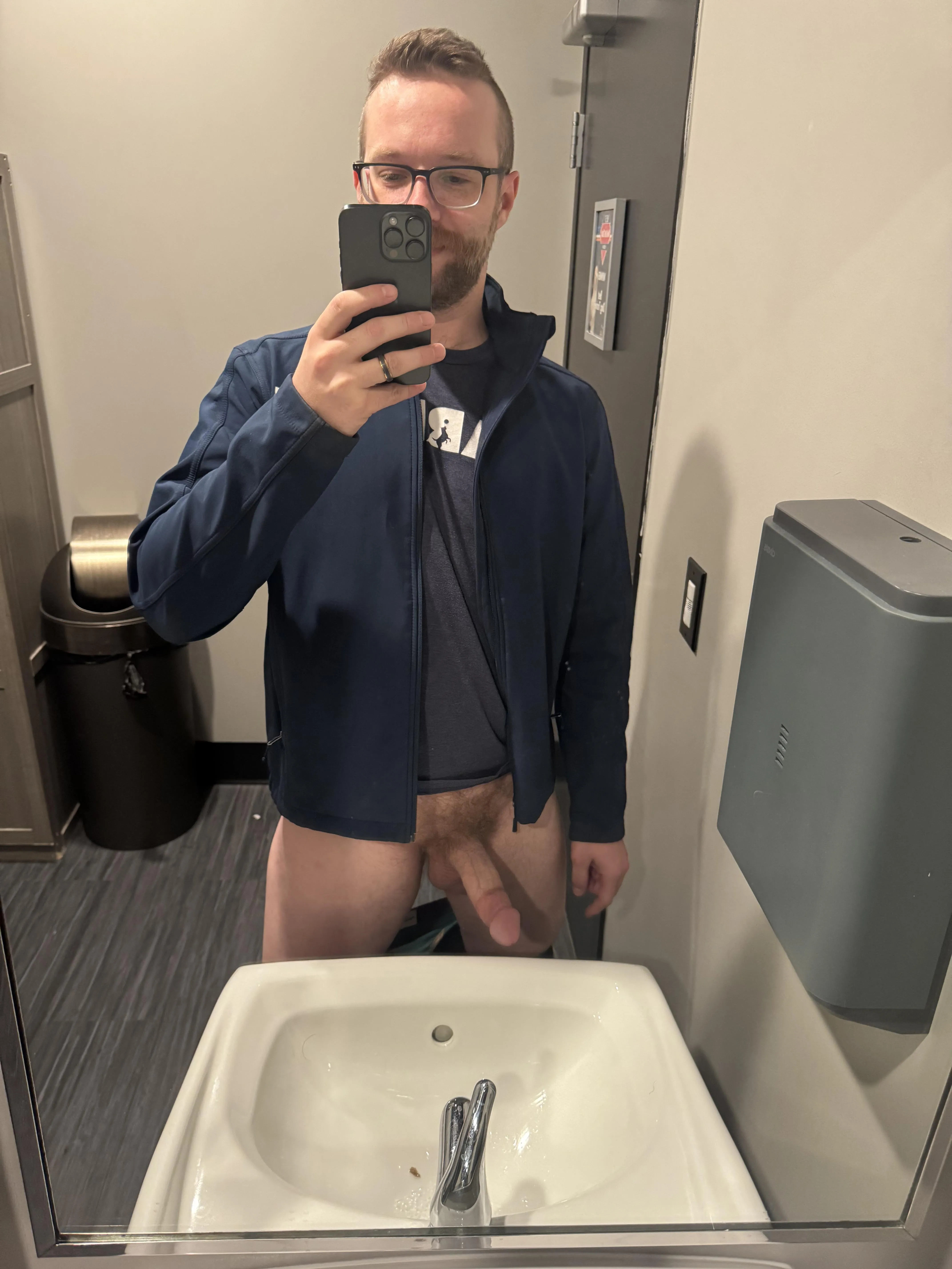 Got too hard to focus at work posted by triton_styx