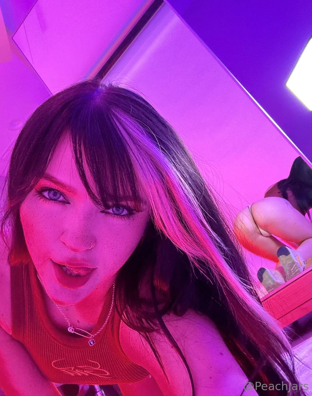 mirror, mirror, on the wall...who's got the fairest ass of them all? posted by peachjarss