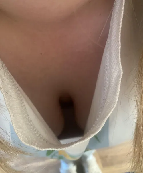 No bra today by EeveeGracex