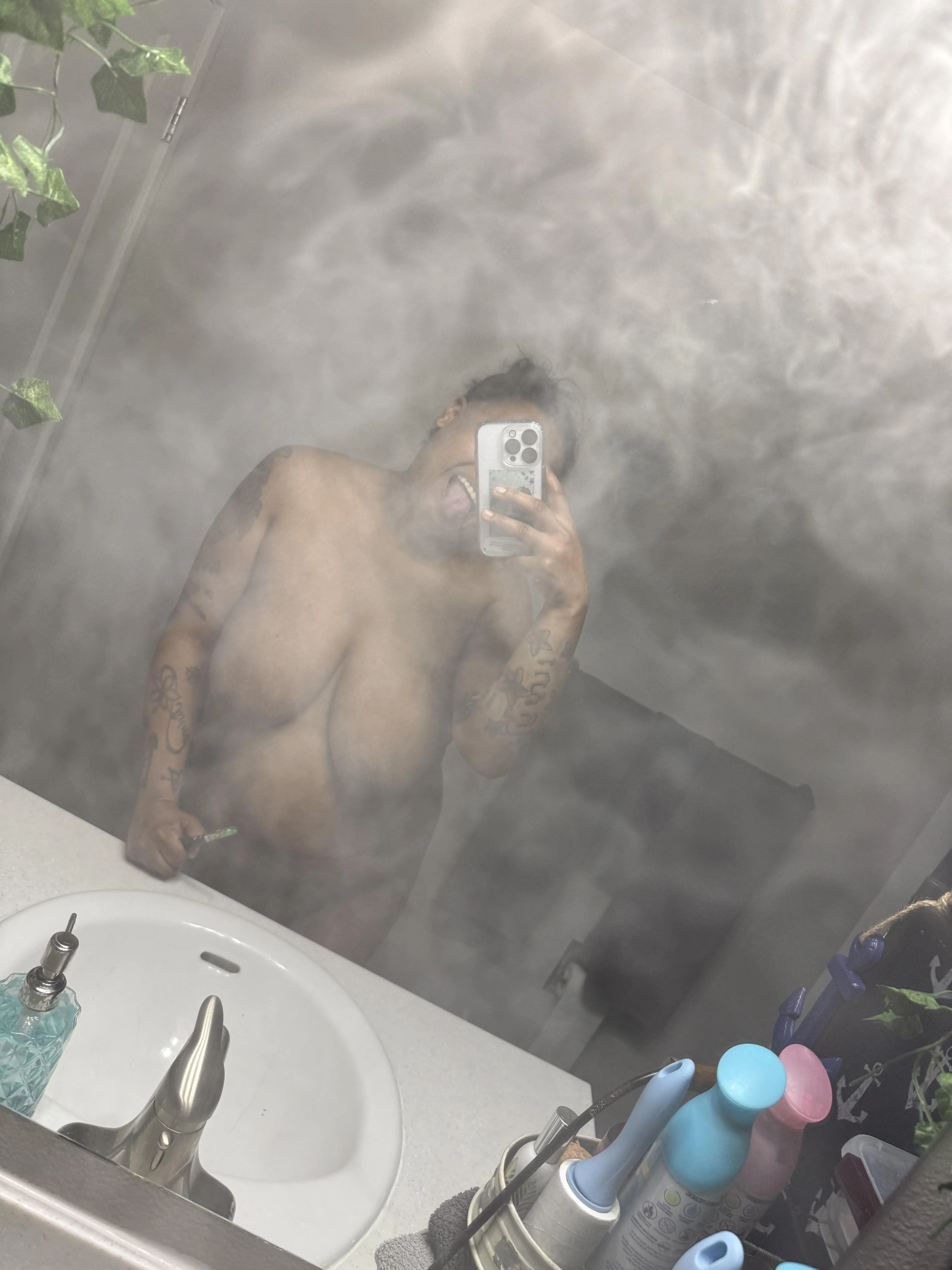 (F) Bake💨then shower🚿who’s going to join me 😈 posted by MidnightDesire_69