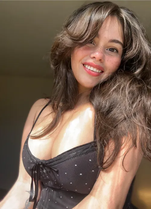 I got that red lip classic thing that you likeeeee 🎶 by mollyzedolly