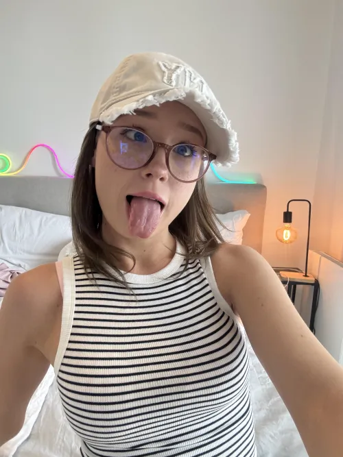 I hope you guys on here are into real teens haha by cutebracesss