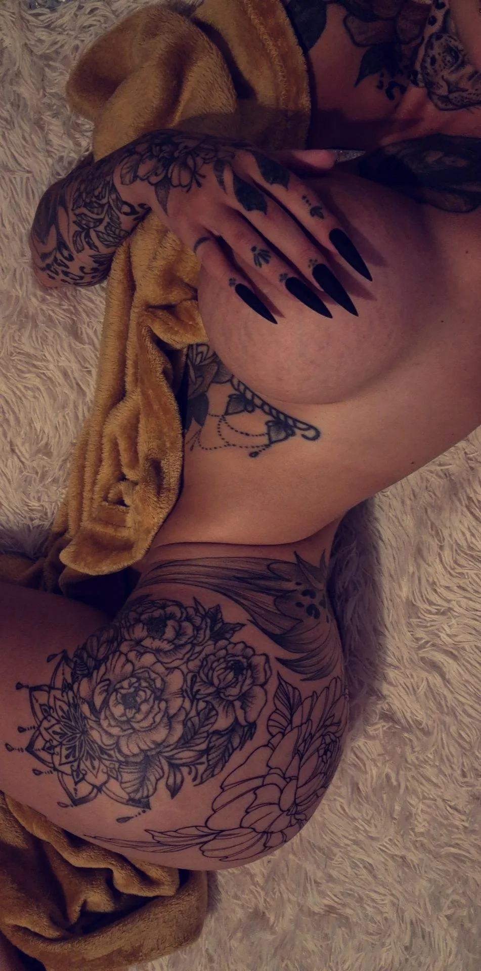 Ootko jo nähny mun uuden tunnin mittasen videon 🥵 posted by Iitu_xoxo