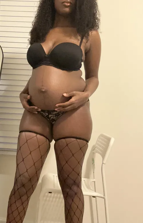 Thighs just a lil thick 😋 by chocolate_dollsunkis