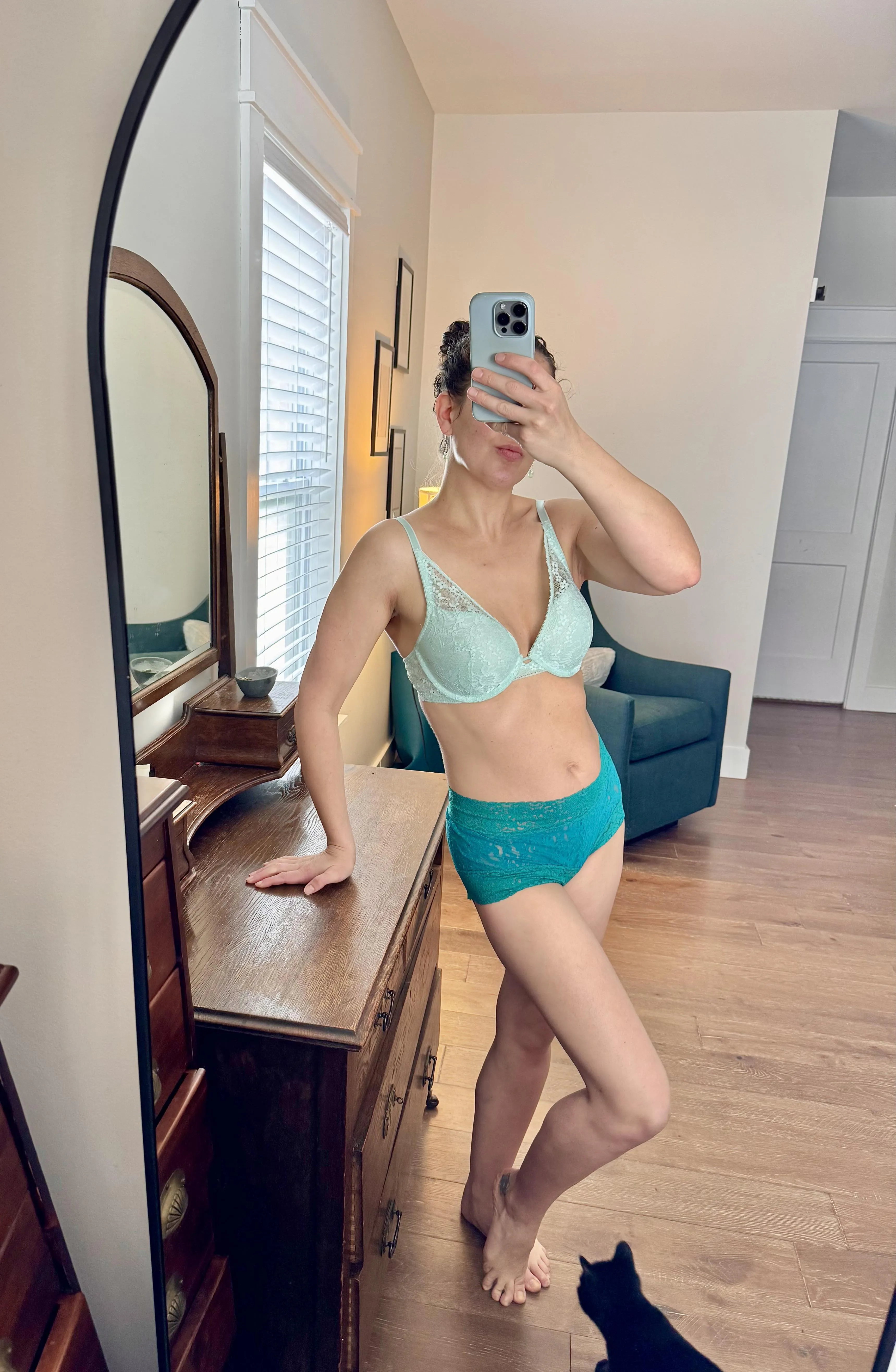 Wife sending selfies during work [36yo] posted by CelesteMessFeet