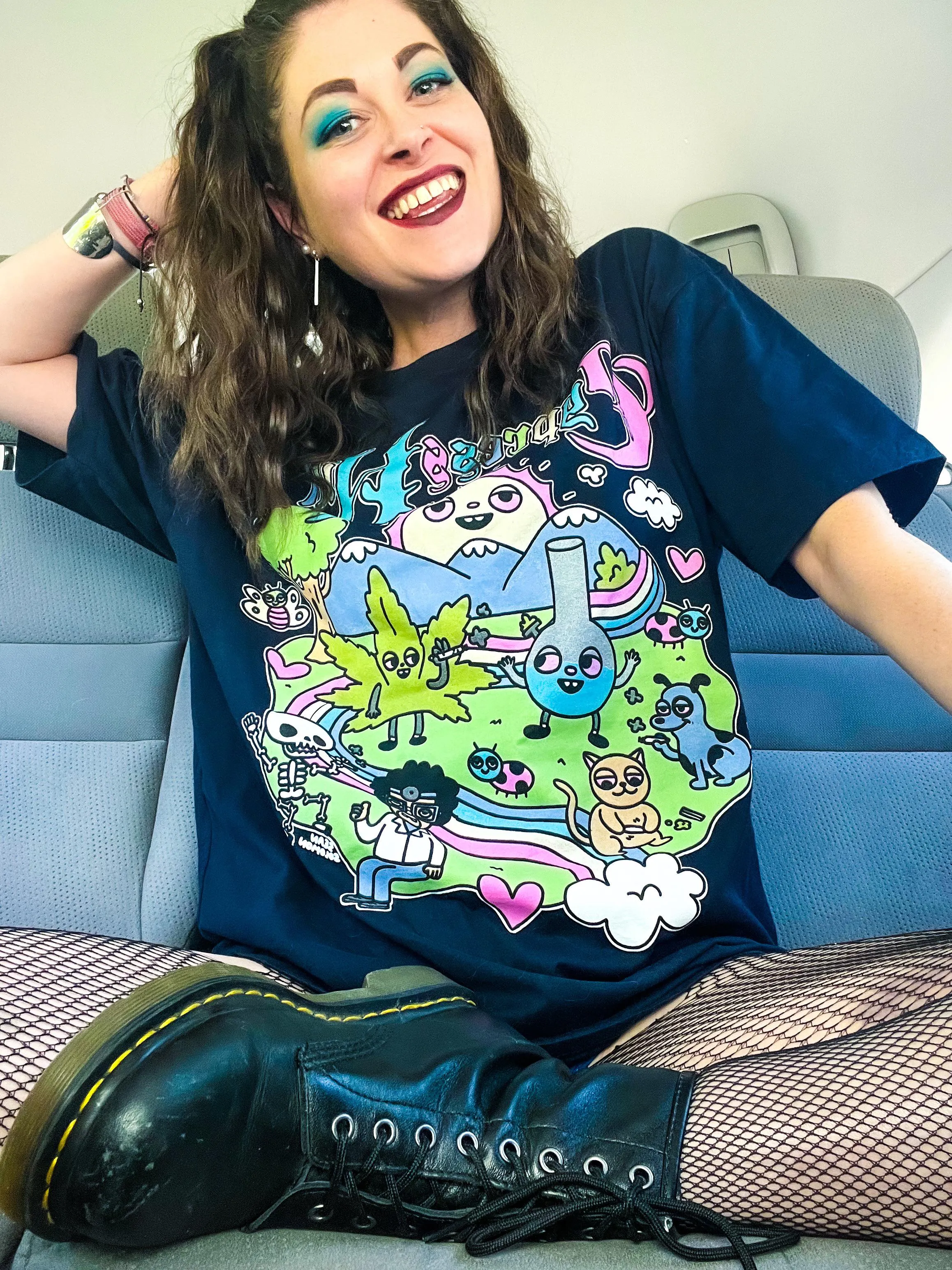 Smiling on this Sunday posted by OneBlueIris