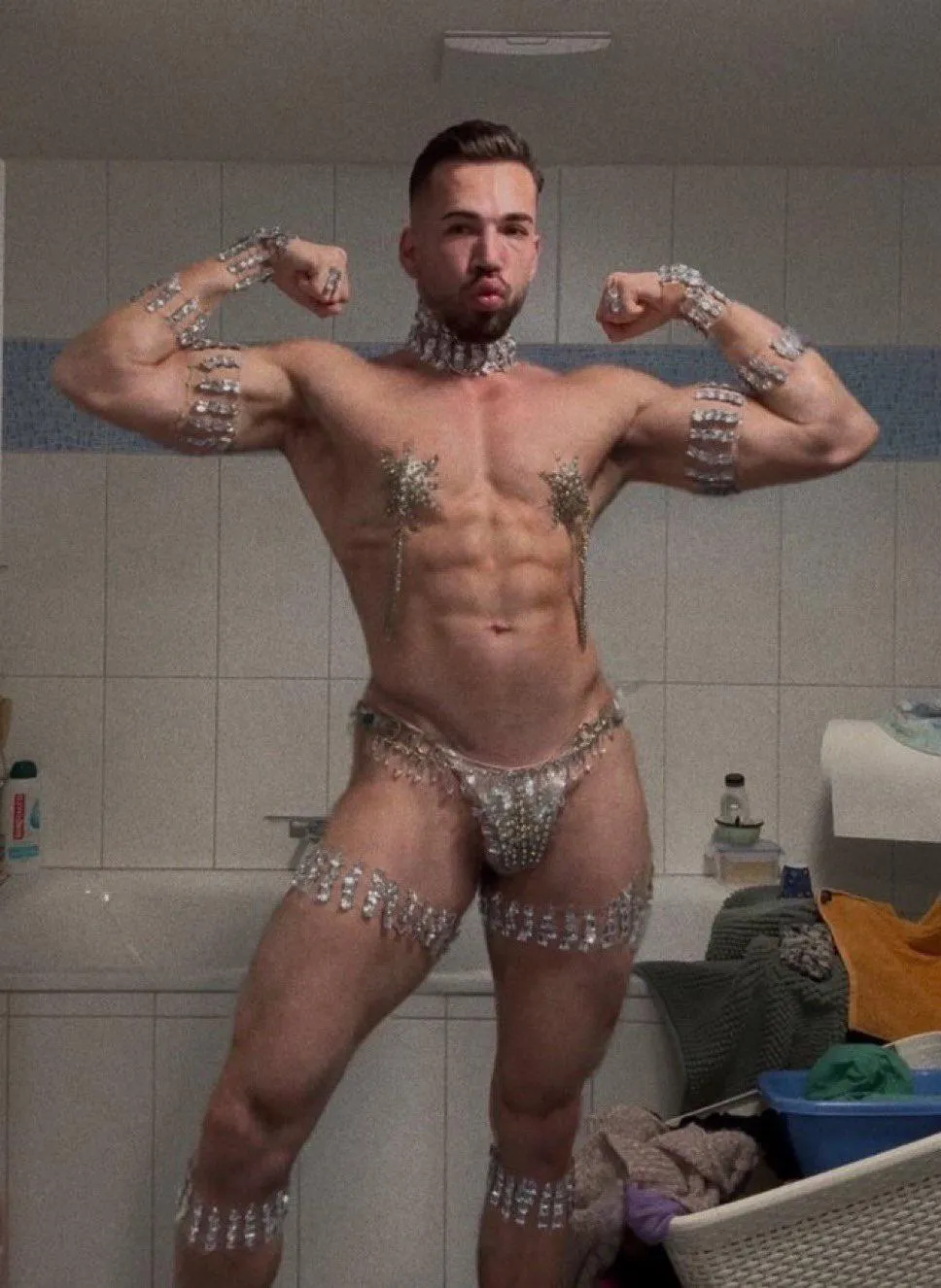 Tessa Testicle 🥵 posted by peewannabee