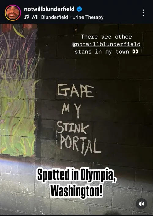 This dimwit's always yapping about hummus canons and stink portals.. dasso no homo brudda dont worry about shit else by dyybyy