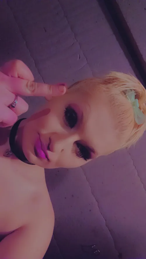 You lil bitches ain't shit but silent sends and tips 🤑😘 by WorshipBadBabyBooBoo