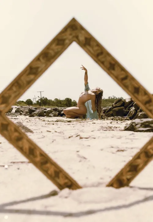 The best place for the hippie is the beach by pocketlinds