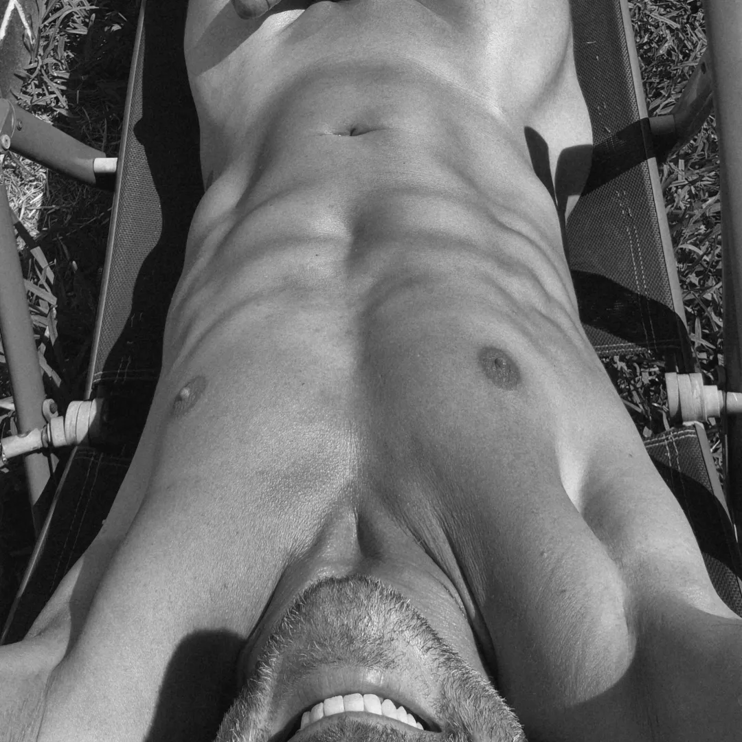 ☺️ posted by publicnakedrun