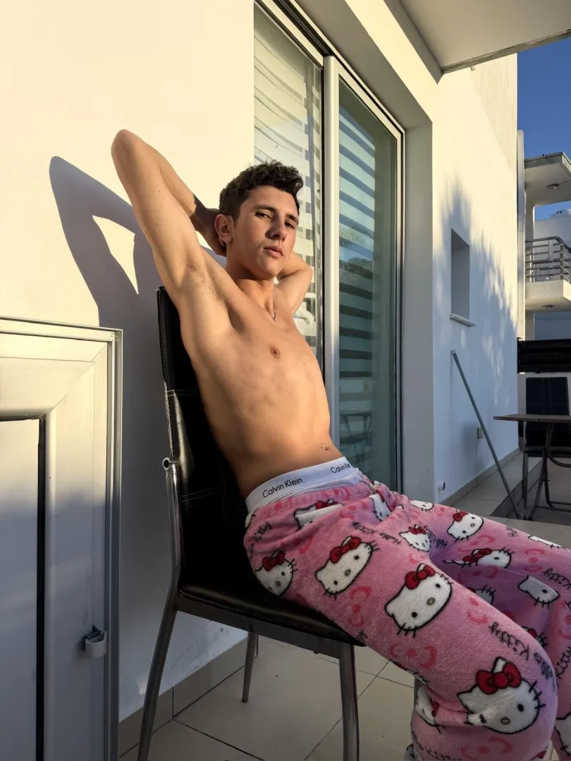  posted by RomeoVersacce