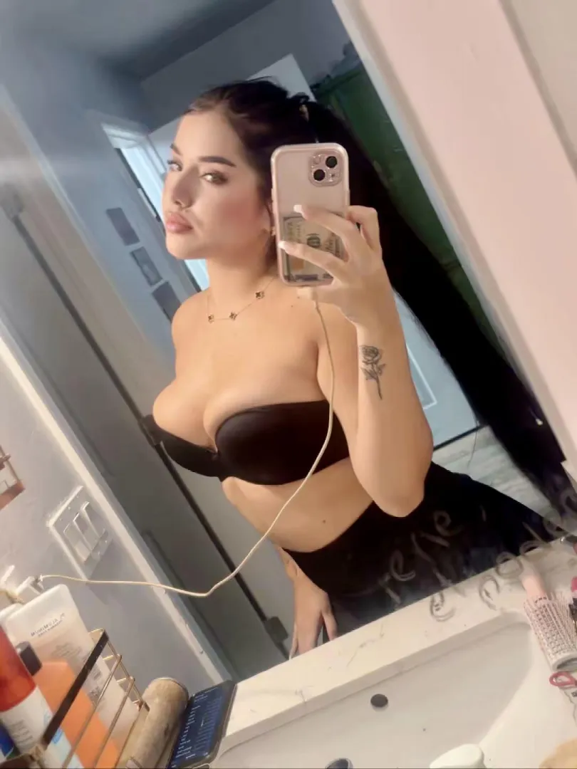  posted by georginaqueenn