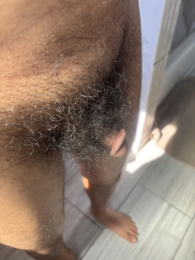 1 year of no trimming/waxing! posted by Sweet-Client-6445