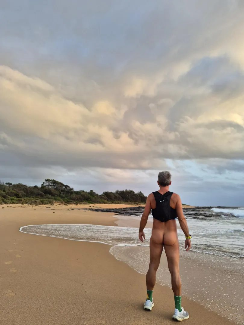15 naked Beach km posted by publicnakedrun