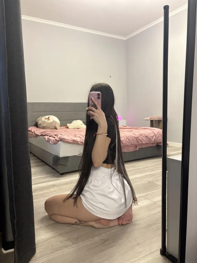 18 [F4M] Seeking some adult good time with an older horny guy posted by dummysugar