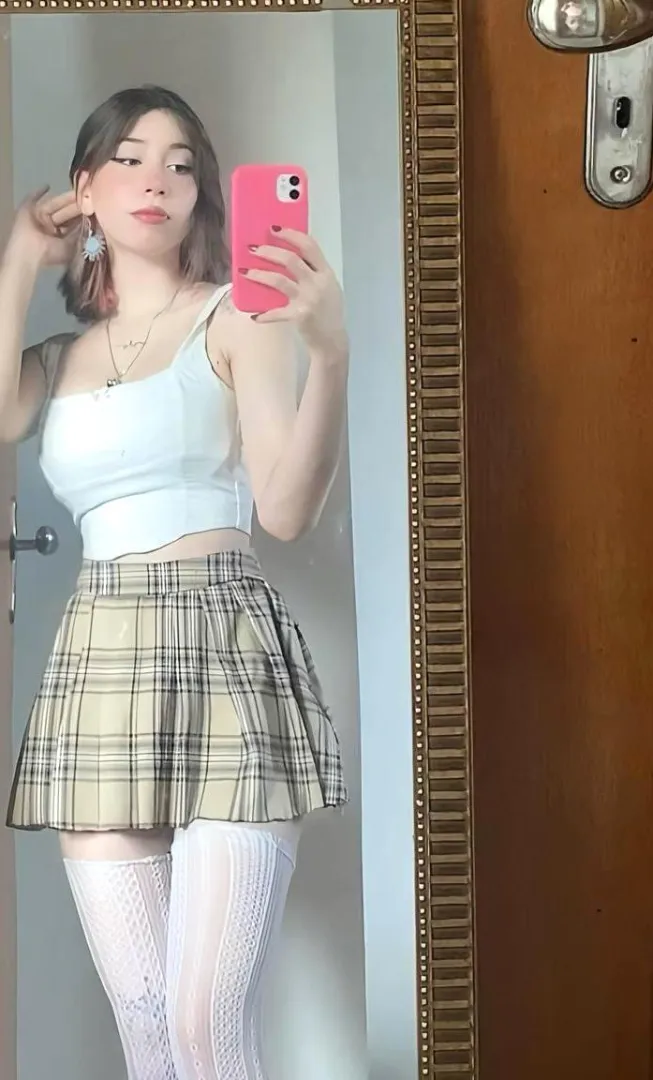 18 [F4M] They say okies are sweet but nobody talks about the trouble, I’m just standing here lookin’ innocent… what would you do if you were? posted by alinachae18