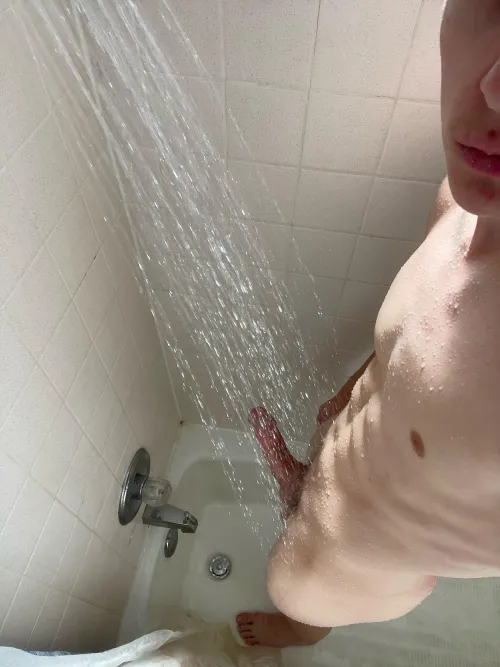 (18) young and horny, looking for somebody to trade nudes by travdwalk