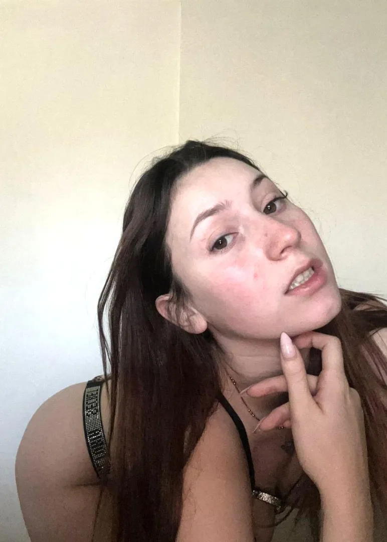 18F, 5'2, and perky b cups, wifey material or nah posted by xPrettySoft