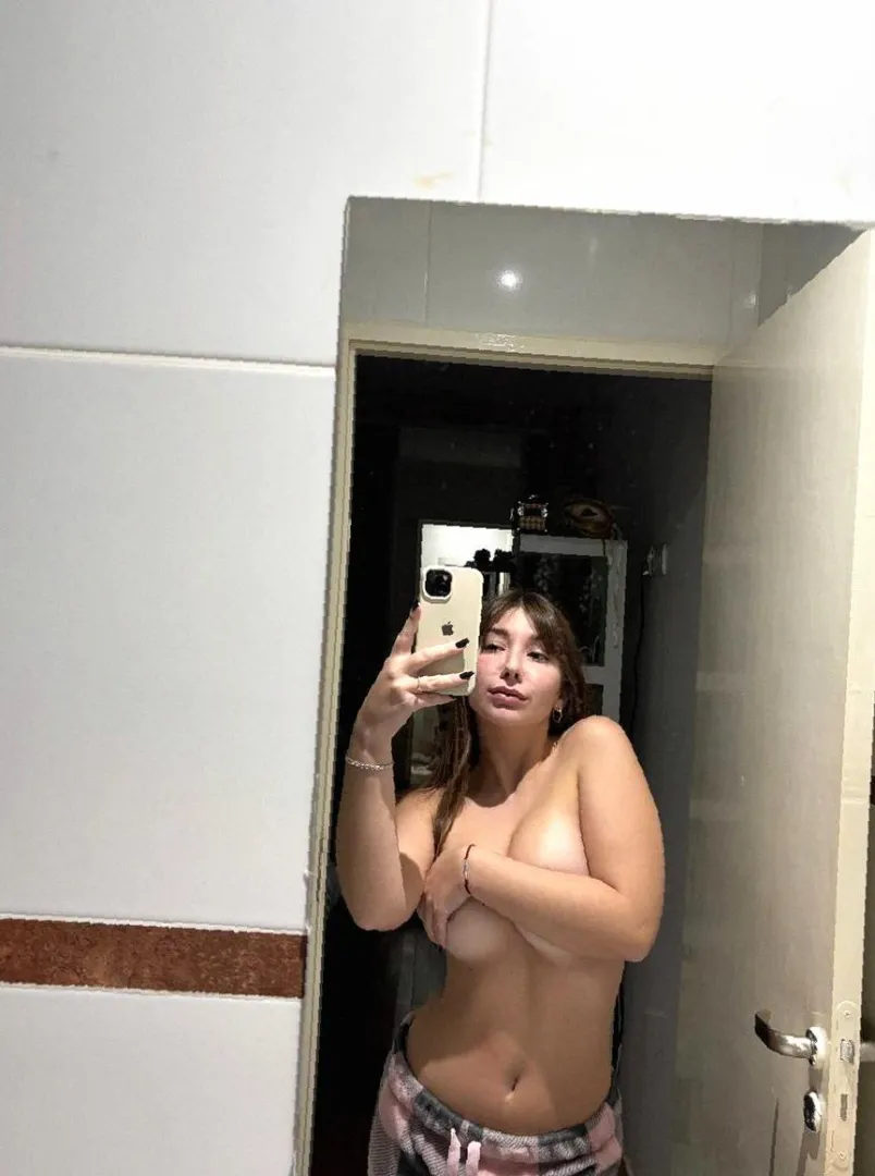 18F Come breed me daddy ! posted by SynthR