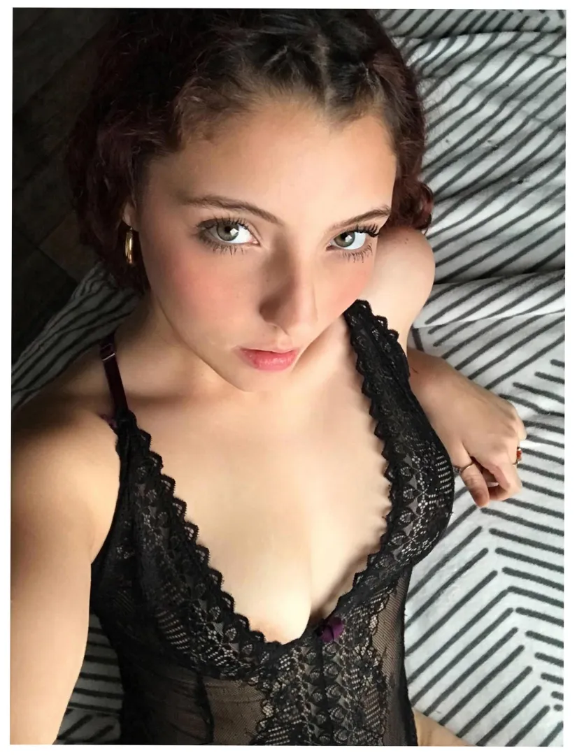 18F i overwhelmed by kindness? posted by InnocentLustx